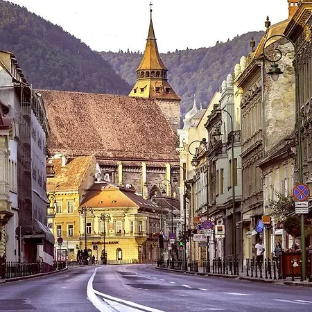 4friendscentrubrasov דירה *